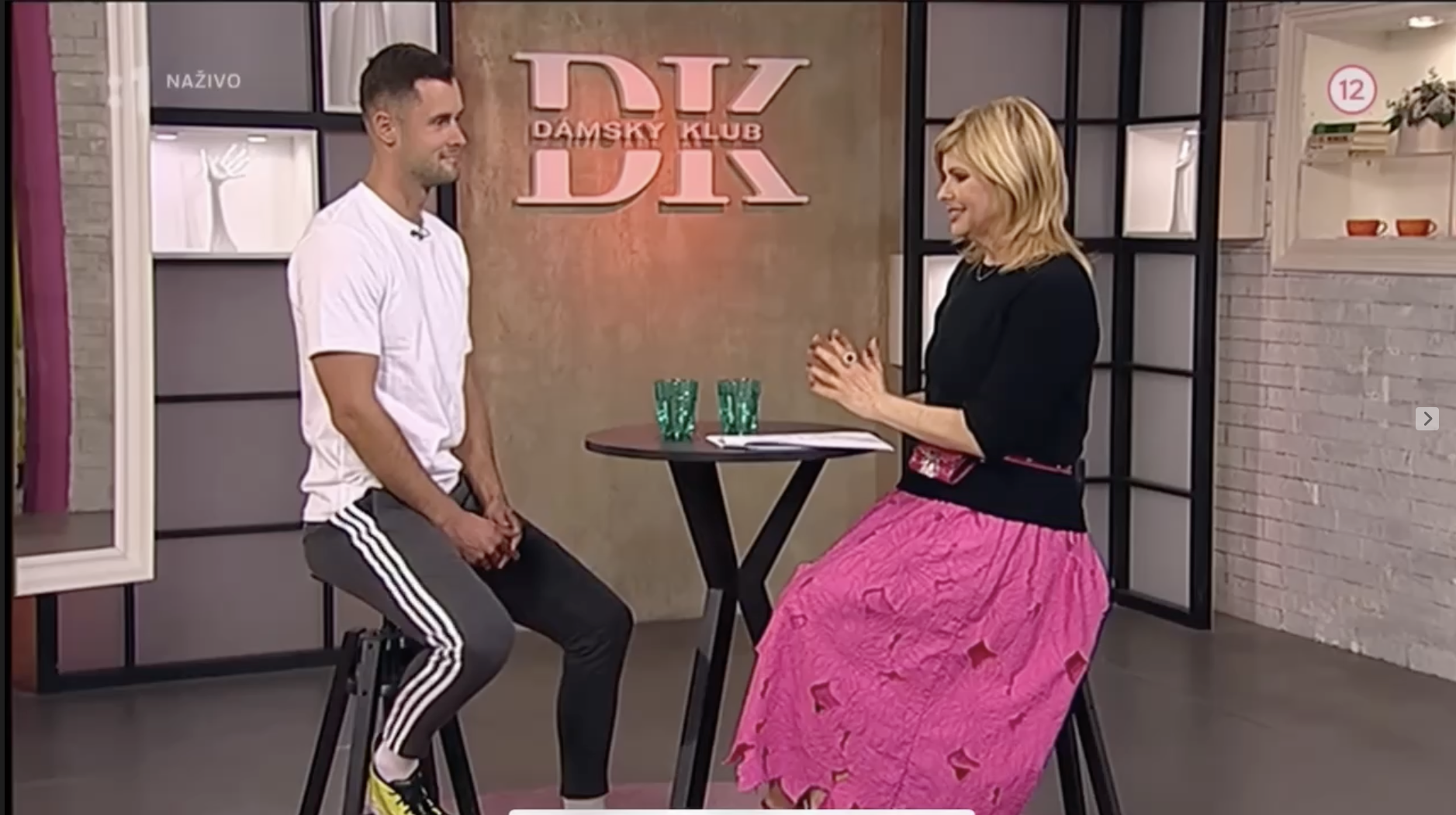Naživo v televíznom štúdiu — metóda, ktorú dnes žijú stovky žien.
