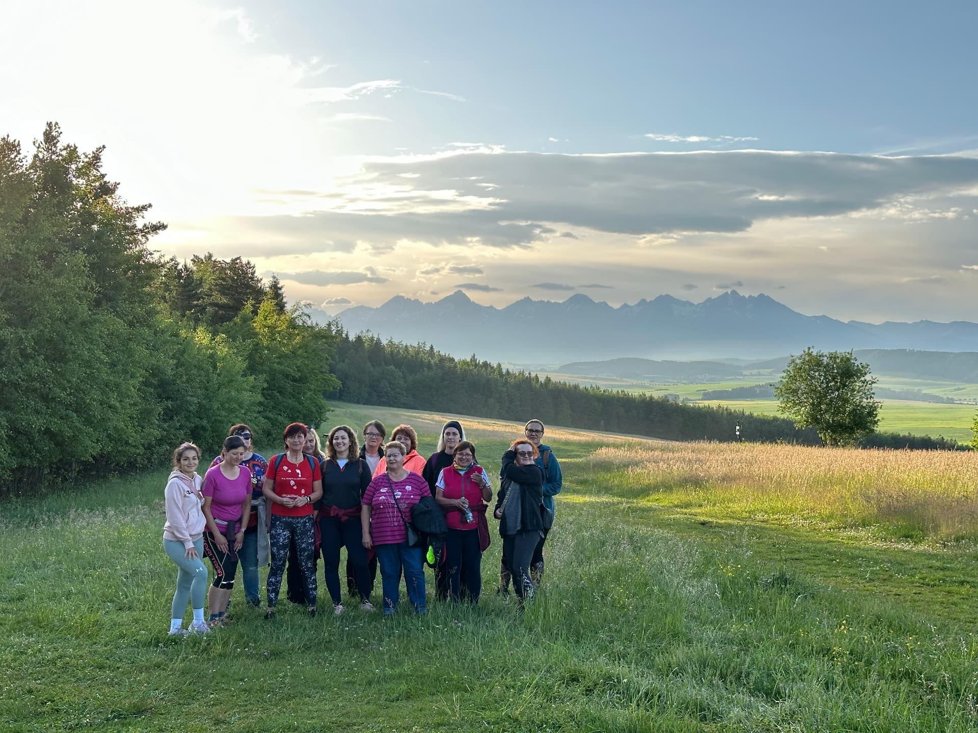 Tatry v pozadí, ženy v popredí. Kondícia, ktorá sa dá použiť aj mimo posilňovne.